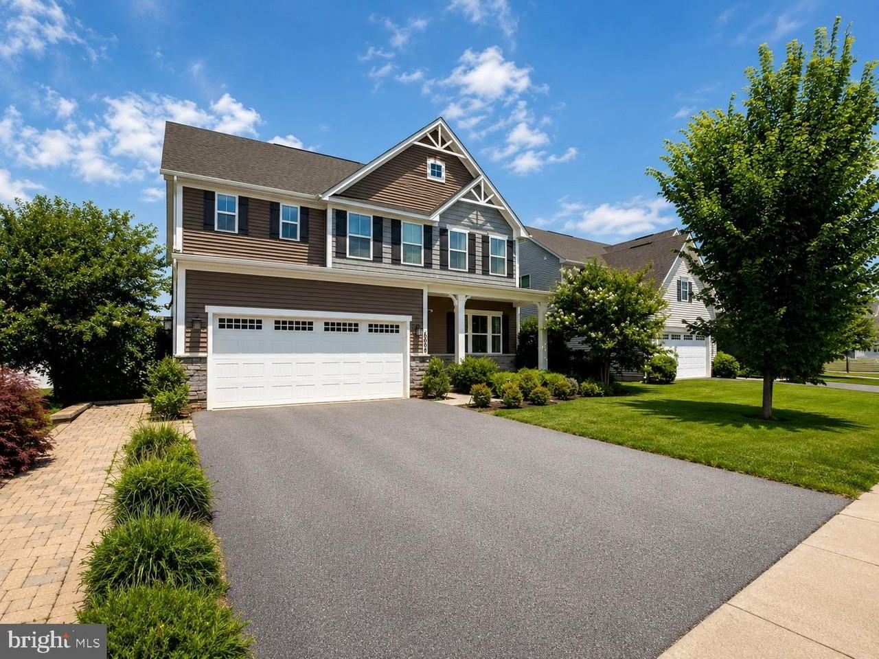 6809 Ballenger Run Blvd - Photo 2 of 48