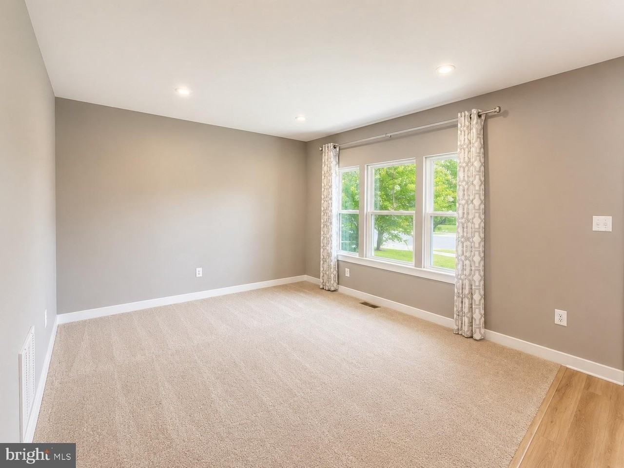 6809 Ballenger Run Blvd - Photo 3 of 48