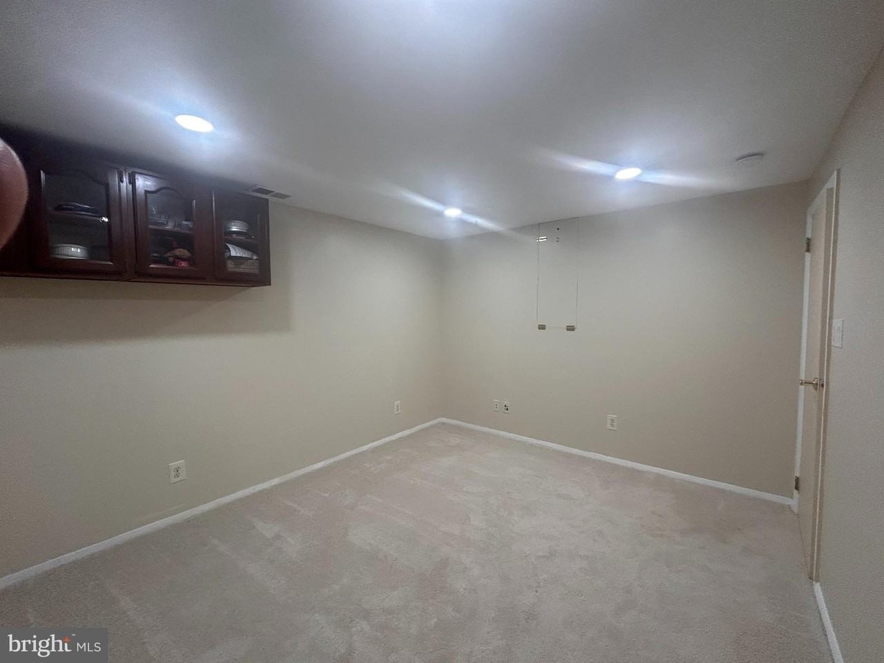 10217 Savoy Ct - Photo 3 of 7