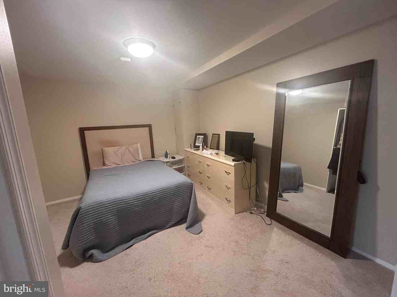 10217 Savoy Ct - Photo 4 of 7