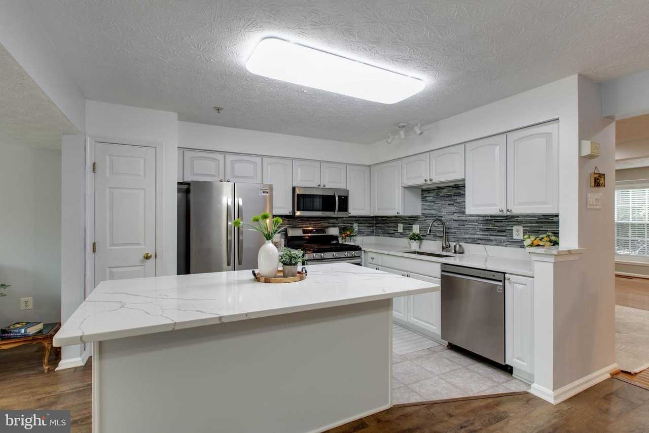 8893 Papillon Dr - Photo 6 of 28