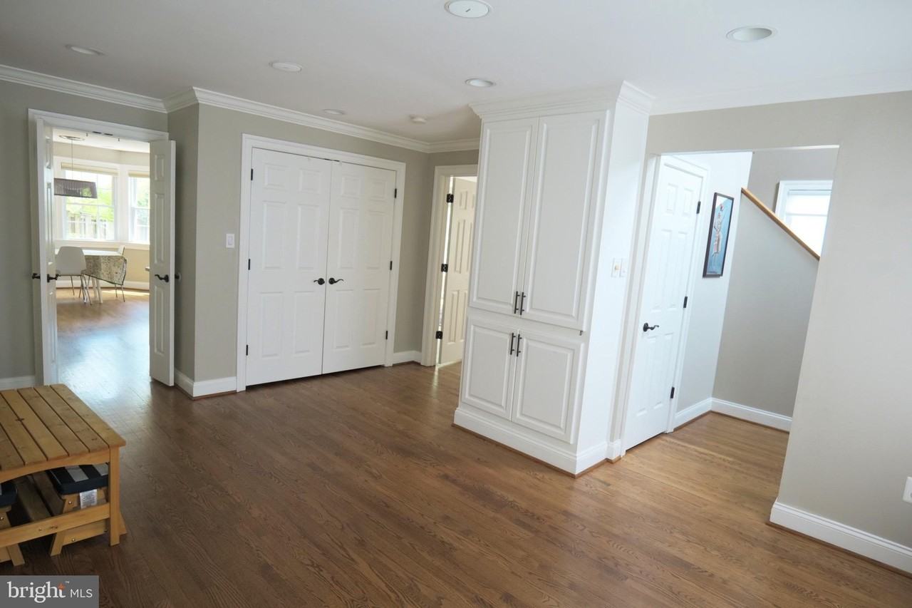 4536 Fairfield Dr - Photo 4 of 33