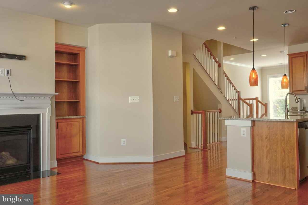 219 Baldwin St - Photo 2 of 25