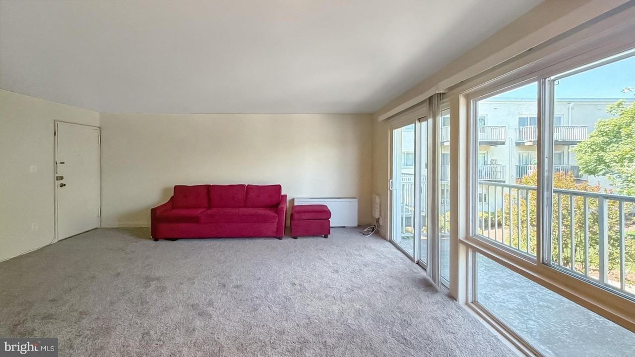 1005 Chillum Rd #317 - Photo 5 of 17