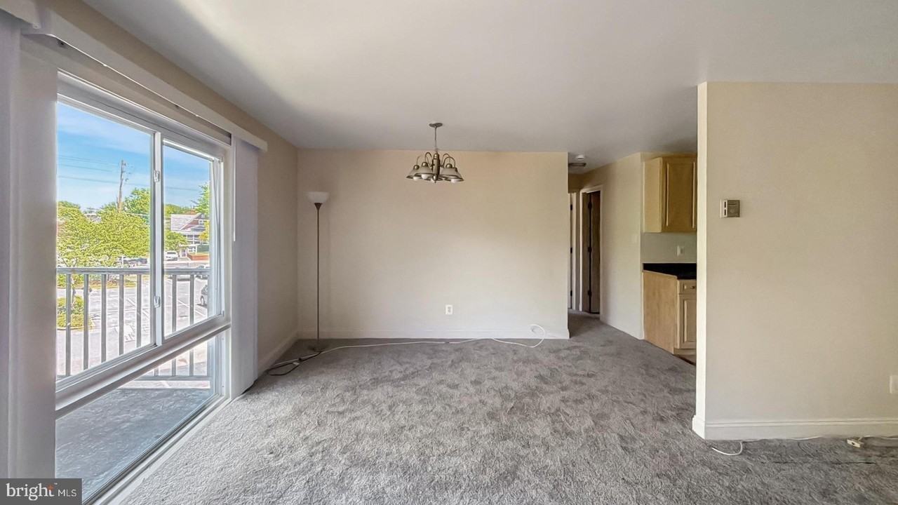 1005 Chillum Rd #317 - Photo 7 of 17