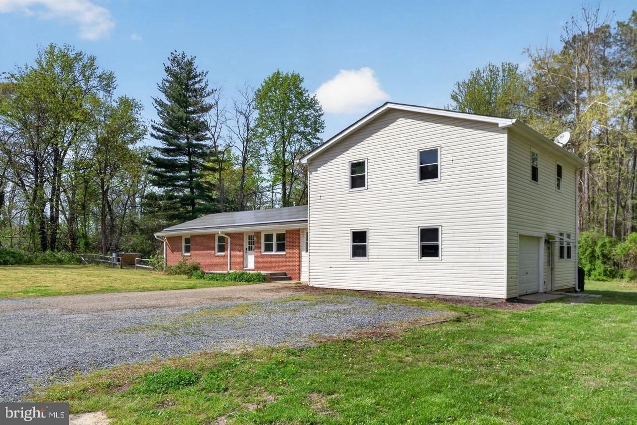 45278 Cove Manor Rd - Photo 3 of 18