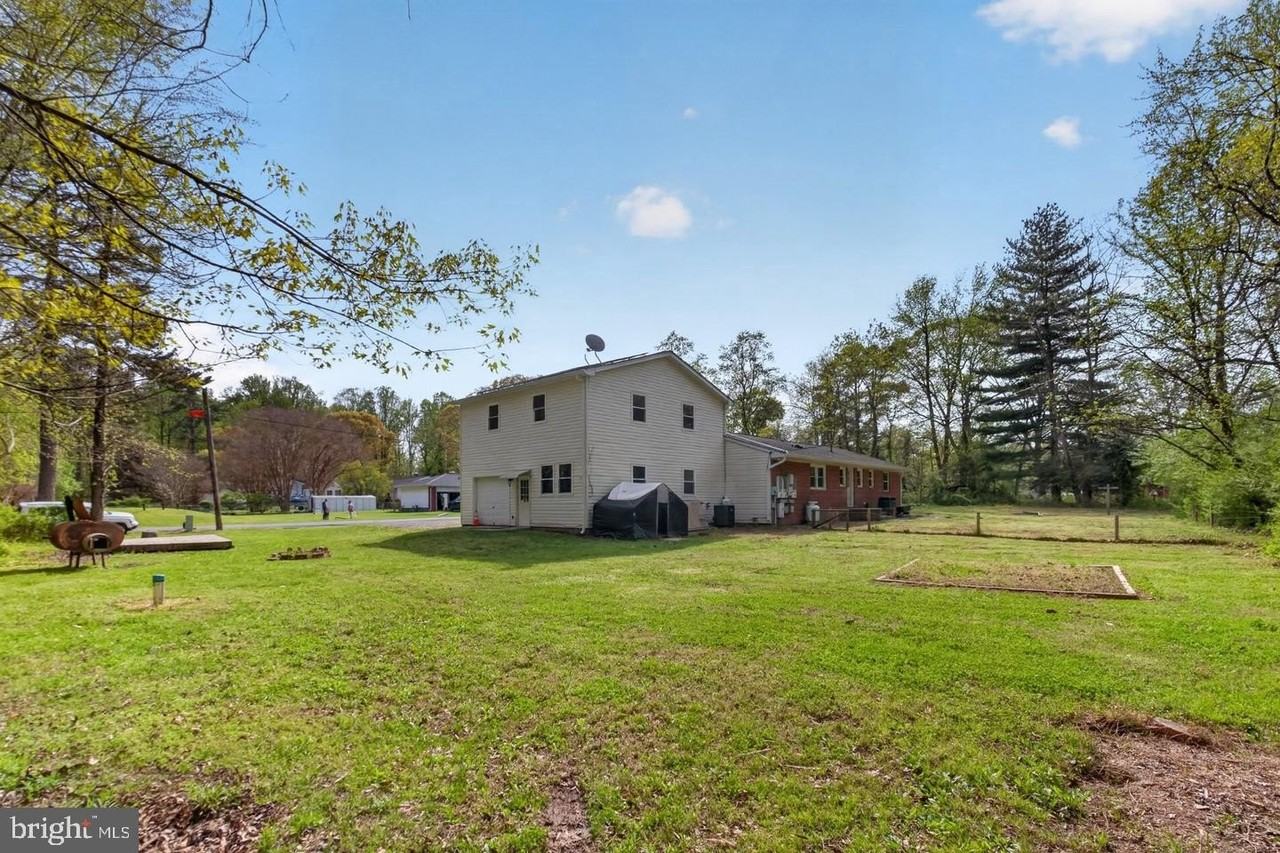 45278 Cove Manor Rd - Photo 6 of 18