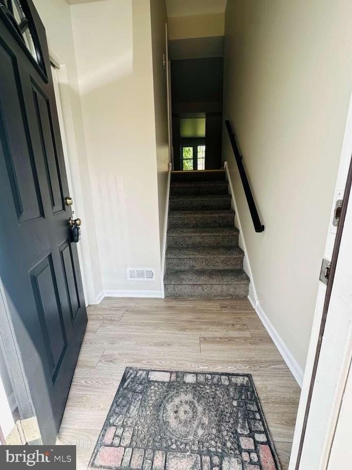 1438 Boxwood Dr - Photo 2 of 17