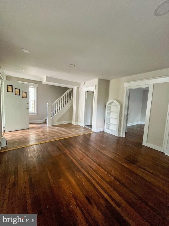 103 Newell Ave - Photo 3 of 16