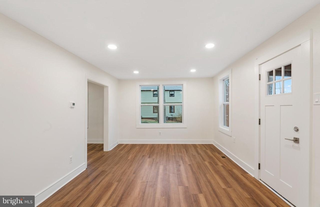 2081 Durham Rd - Photo 6 of 26
