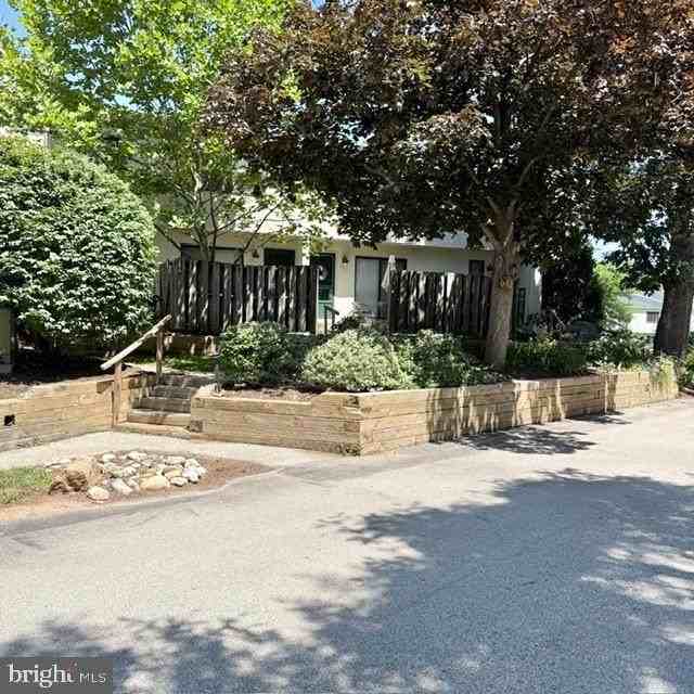 297 Summit House - Photo 2 of 28