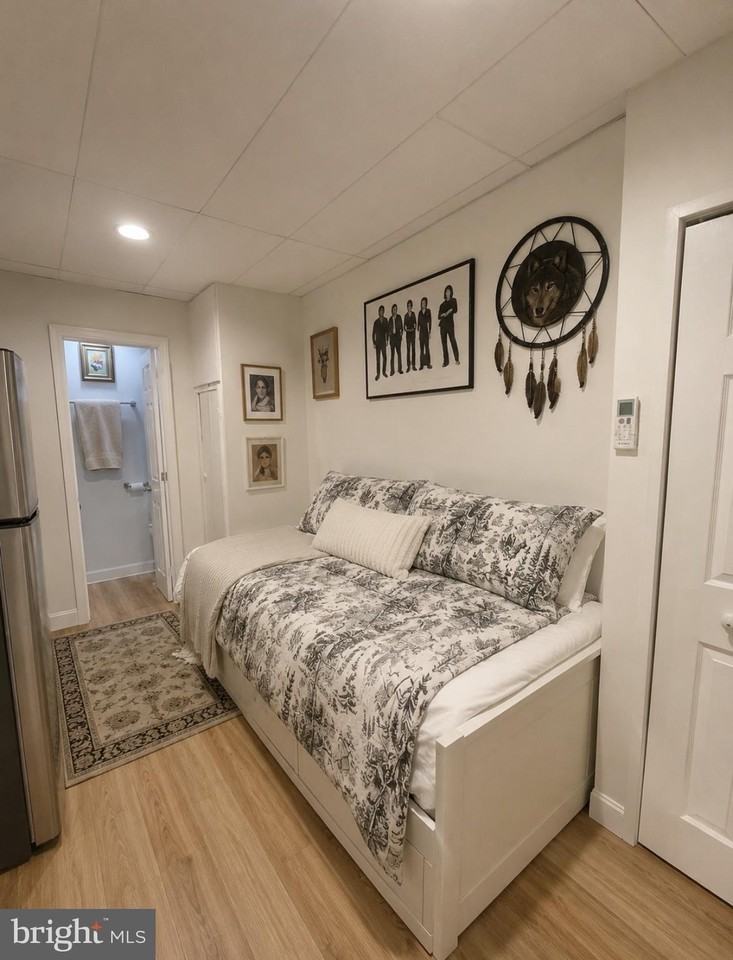 119 1/2 Maple St #1 - Photo 3 of 12