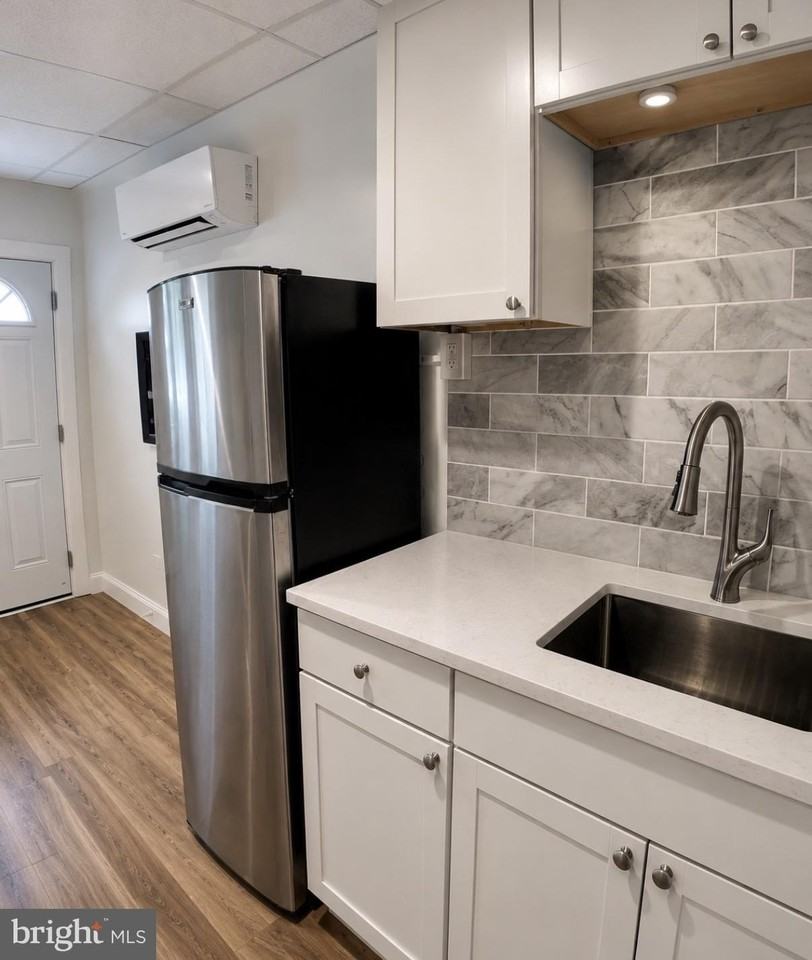 119 1/2 Maple St #1 - Photo 7 of 12
