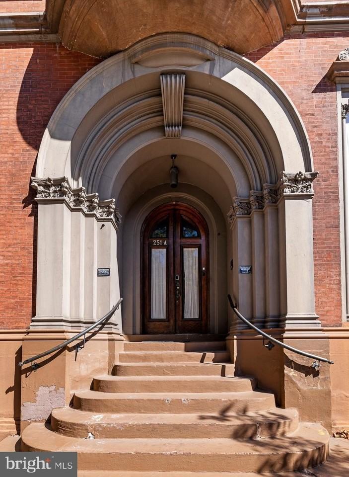 251 S 22nd St #A - Photo 3 of 36