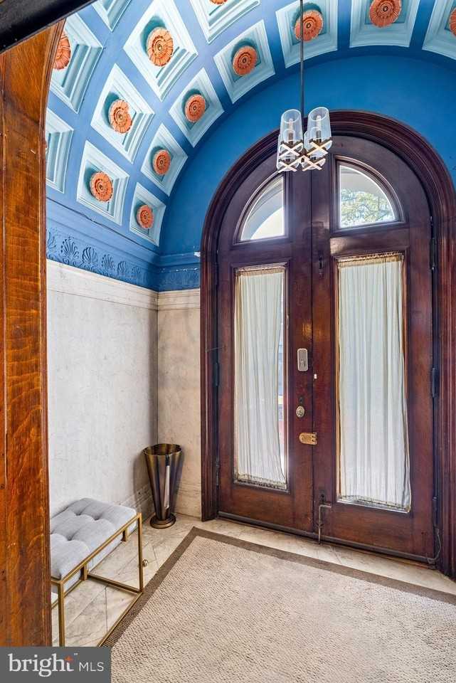 251 S 22nd St #A - Photo 4 of 36
