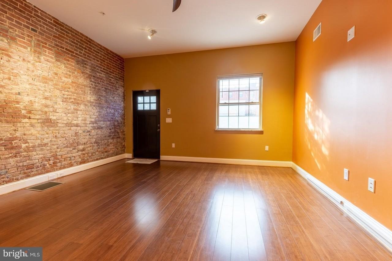 235 W Jefferson St - Photo 5 of 31