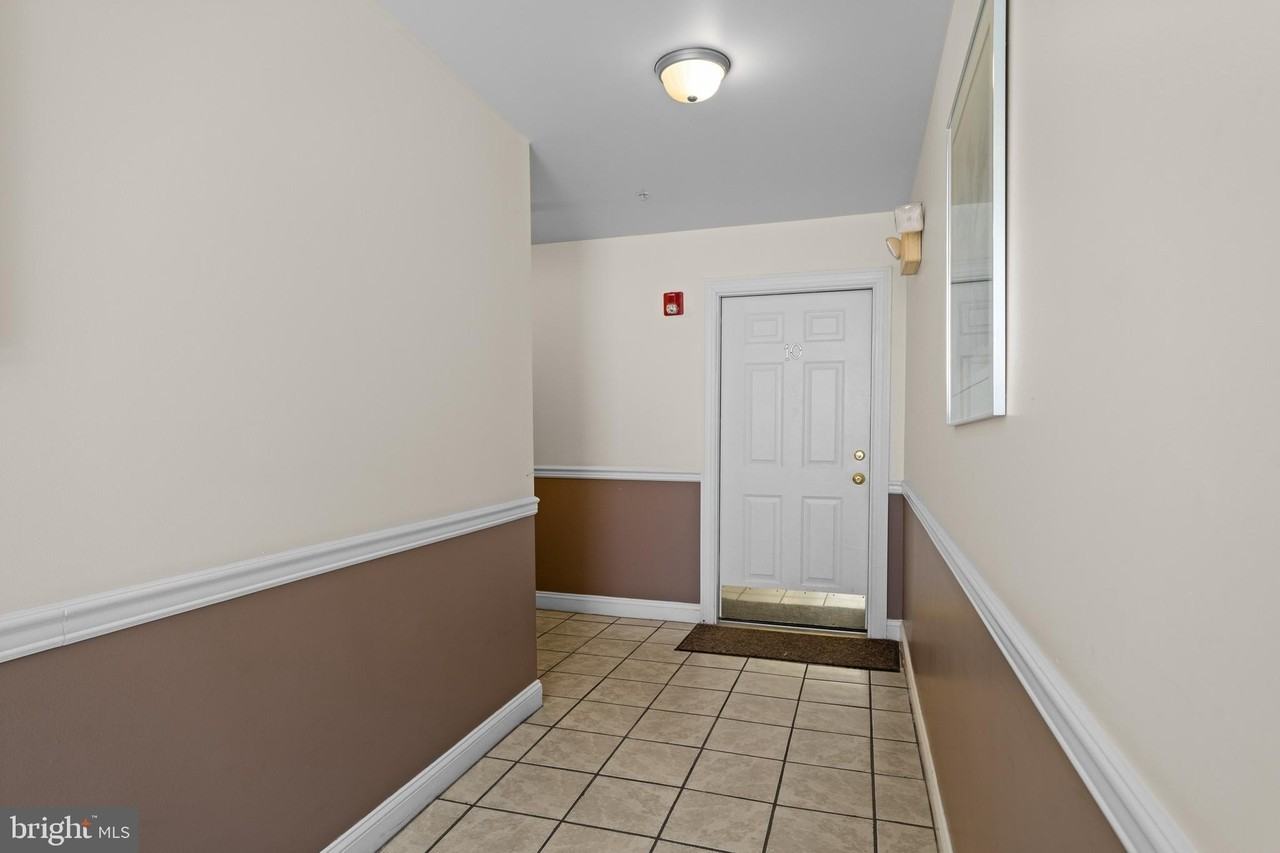 6-10 S Strawberry St #10 - Photo 2 of 30