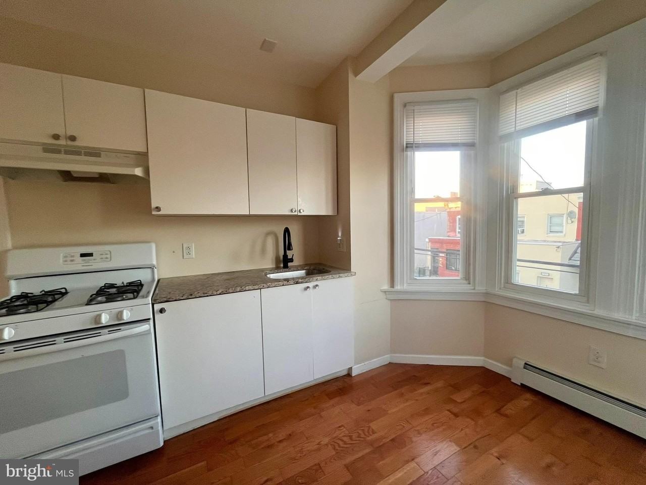 3901 Folsom St #2R - Photo 2 of 17