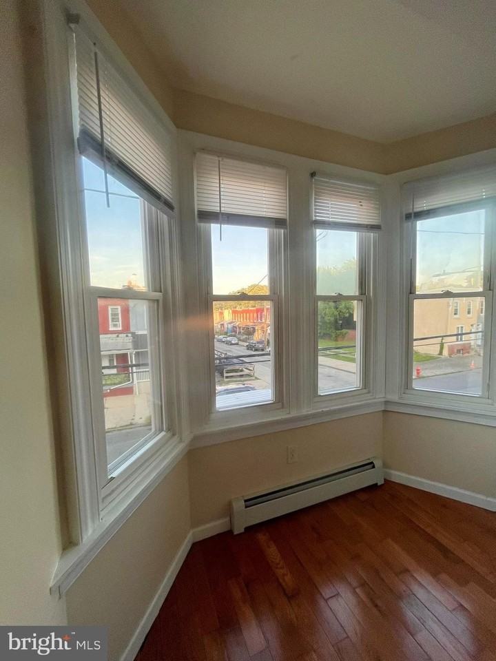 3901 Folsom St #2R - Photo 3 of 17