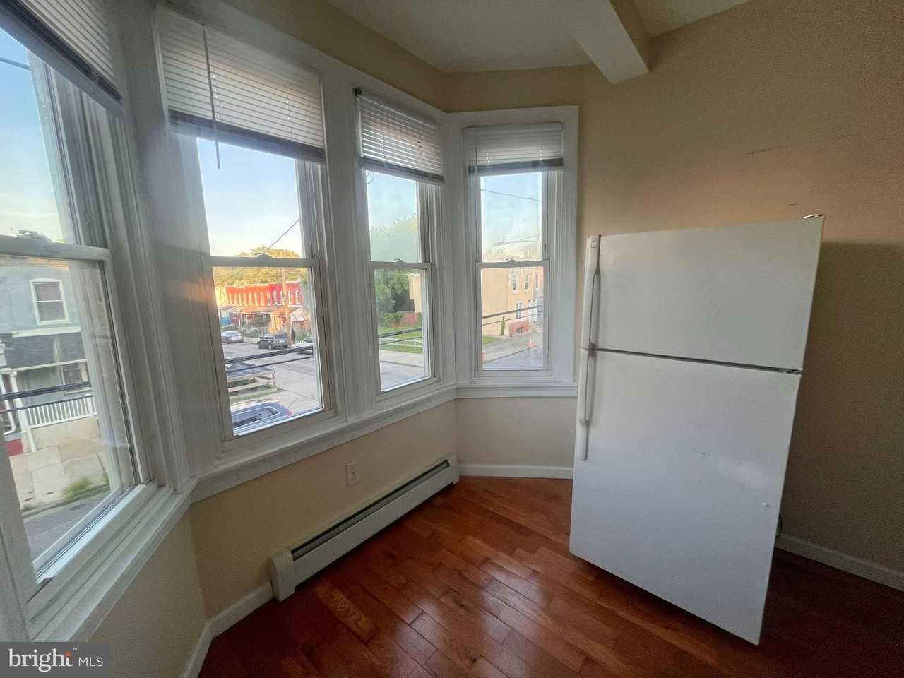 3901 Folsom St #2R - Photo 4 of 17