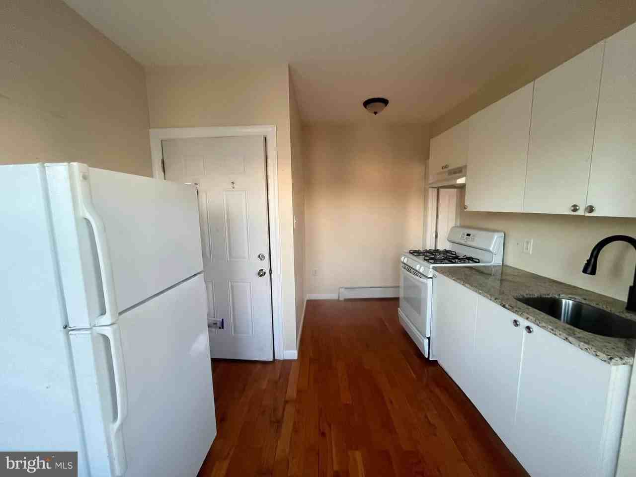 3901 Folsom St #2R - Photo 5 of 17