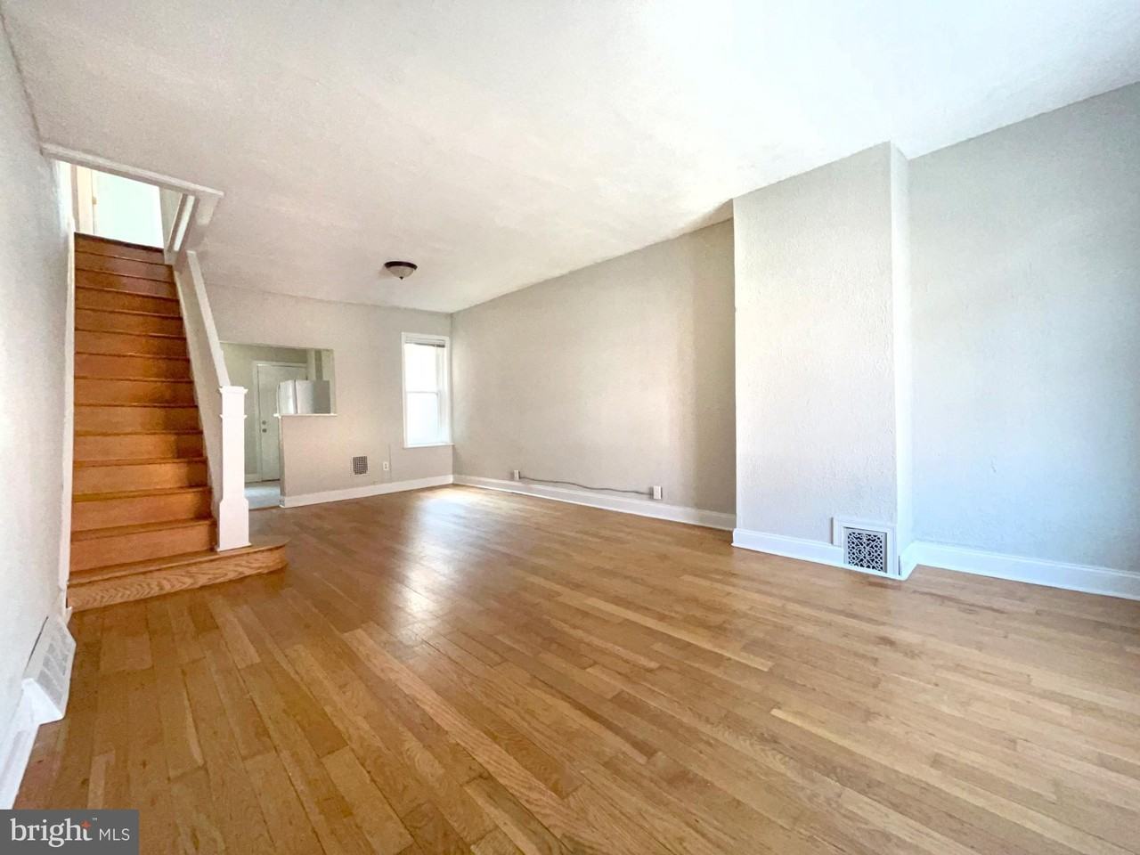 1528 S Hollywood St - Photo 3 of 15