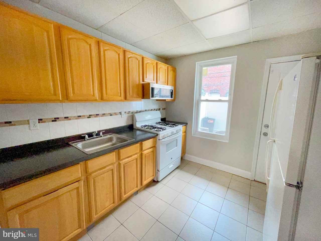 1528 S Hollywood St - Photo 5 of 15