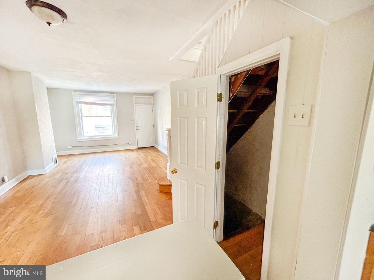 1528 S Hollywood St - Photo 7 of 15