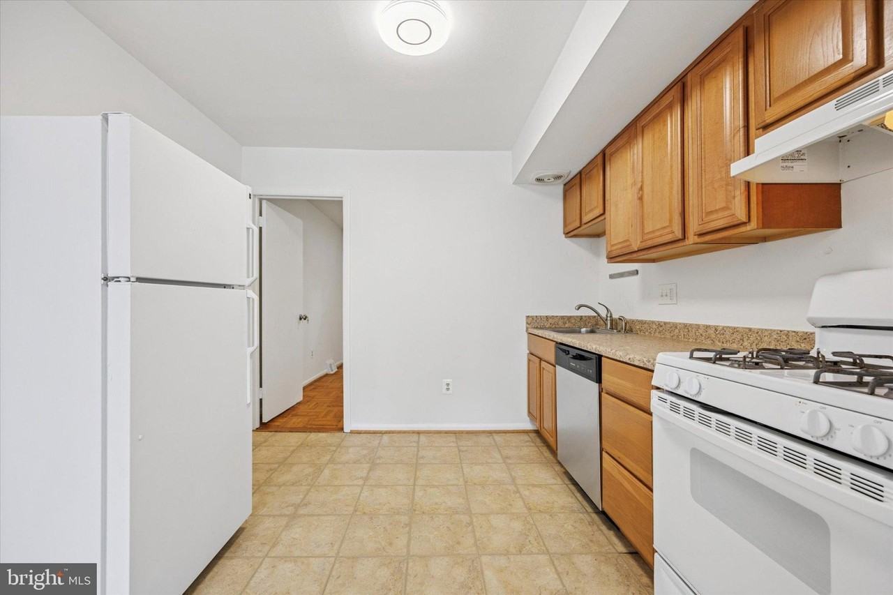 348 Ripka St #2 - Photo 5 of 13