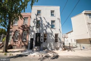 featured image of 3038 Salmon St