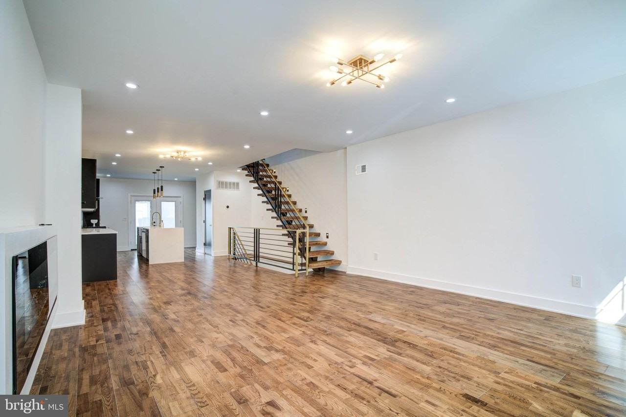 3038 Salmon St - Photo 5 of 40