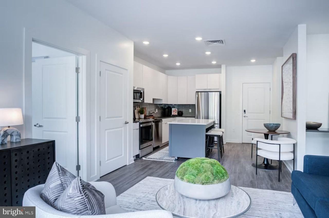 501 N Columbus Blvd #1219 - Photo 4 of 38