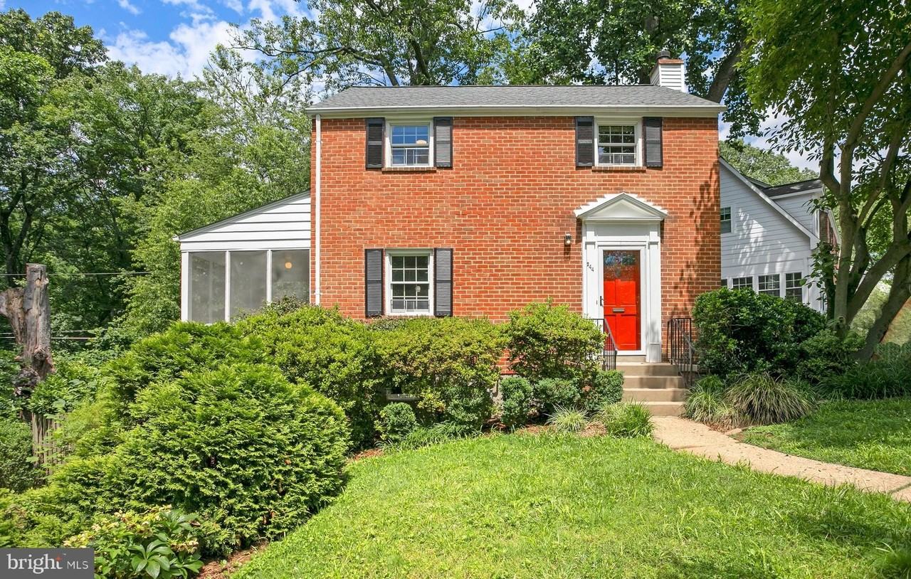 244 N Columbus St - Photo 2 of 35