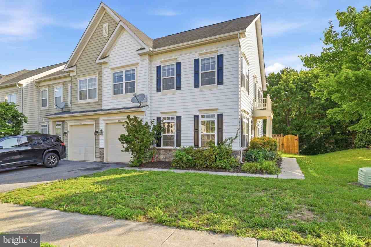 300 Kintyre Ln - Photo 2 of 29