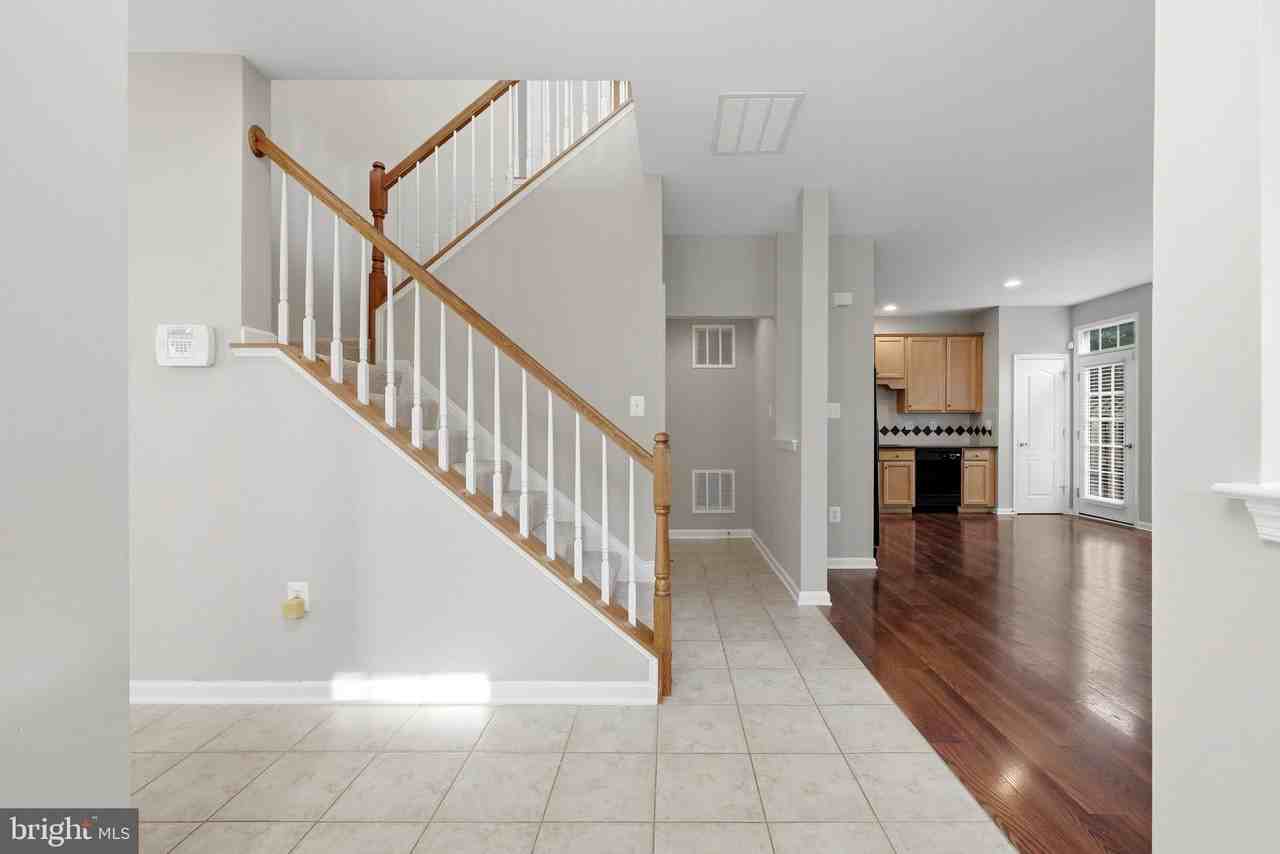 300 Kintyre Ln - Photo 5 of 29