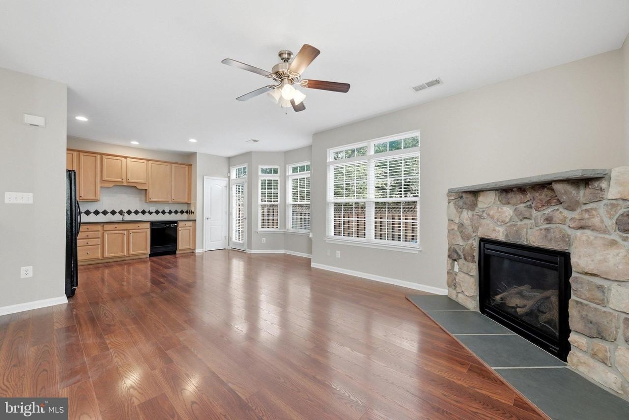 300 Kintyre Ln - Photo 6 of 29