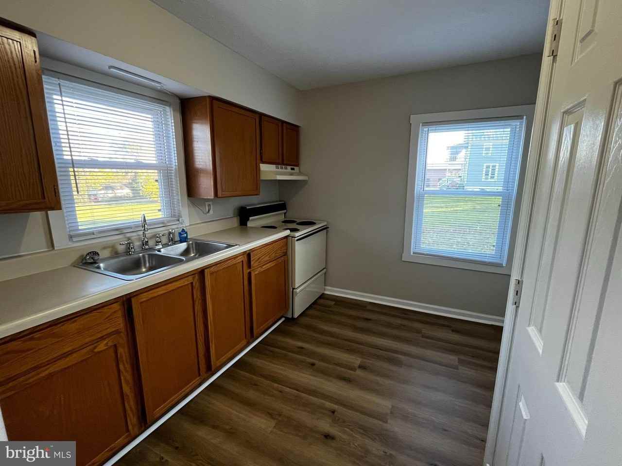 7889 Main St #1 - Photo 4 of 9