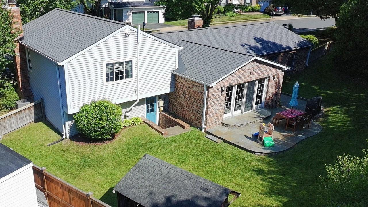 8097 Winding Way Ct - Photo 7 of 44