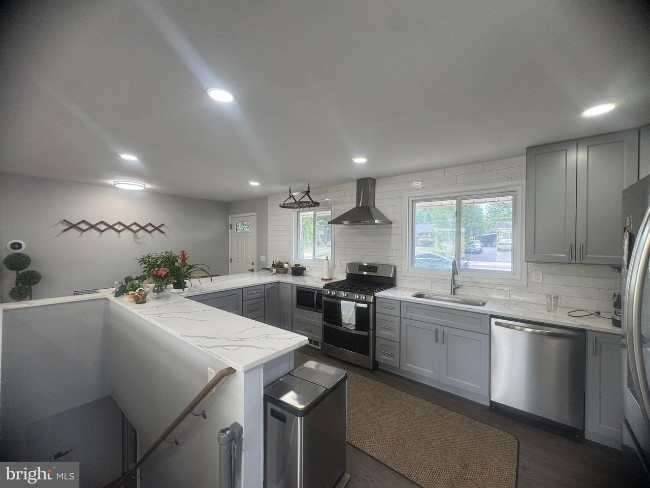 6315 Willowood Ln - Photo 2 of 34