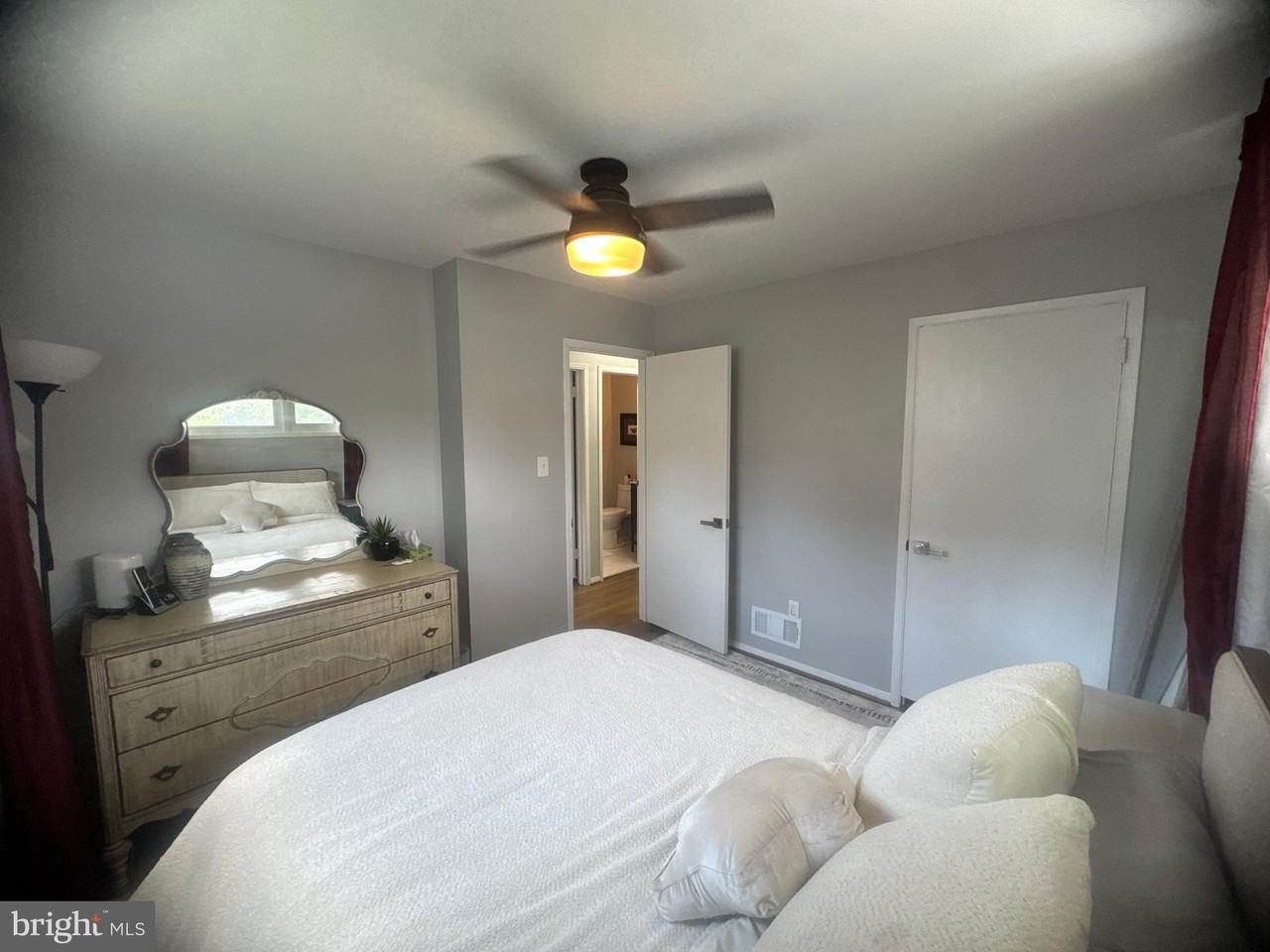 6315 Willowood Ln - Photo 3 of 34
