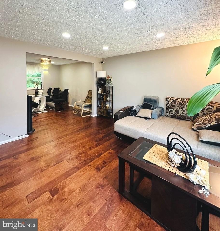 8201 Terra Grande Ave - Photo 5 of 21