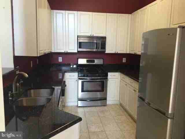 2701 Bellforest Ct #403 - Photo 4 of 26