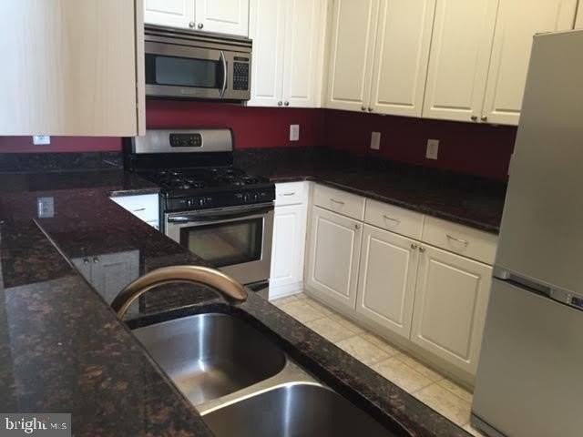 2701 Bellforest Ct #403 - Photo 5 of 26
