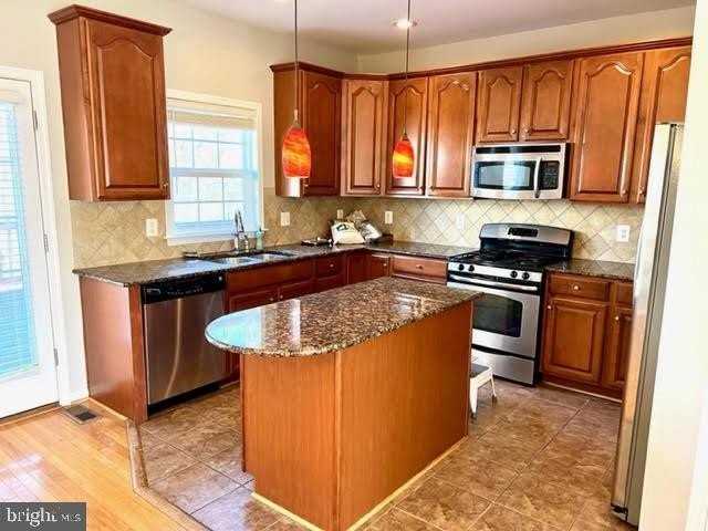 42476 Franklin Benjamin Ter - Photo 6 of 26