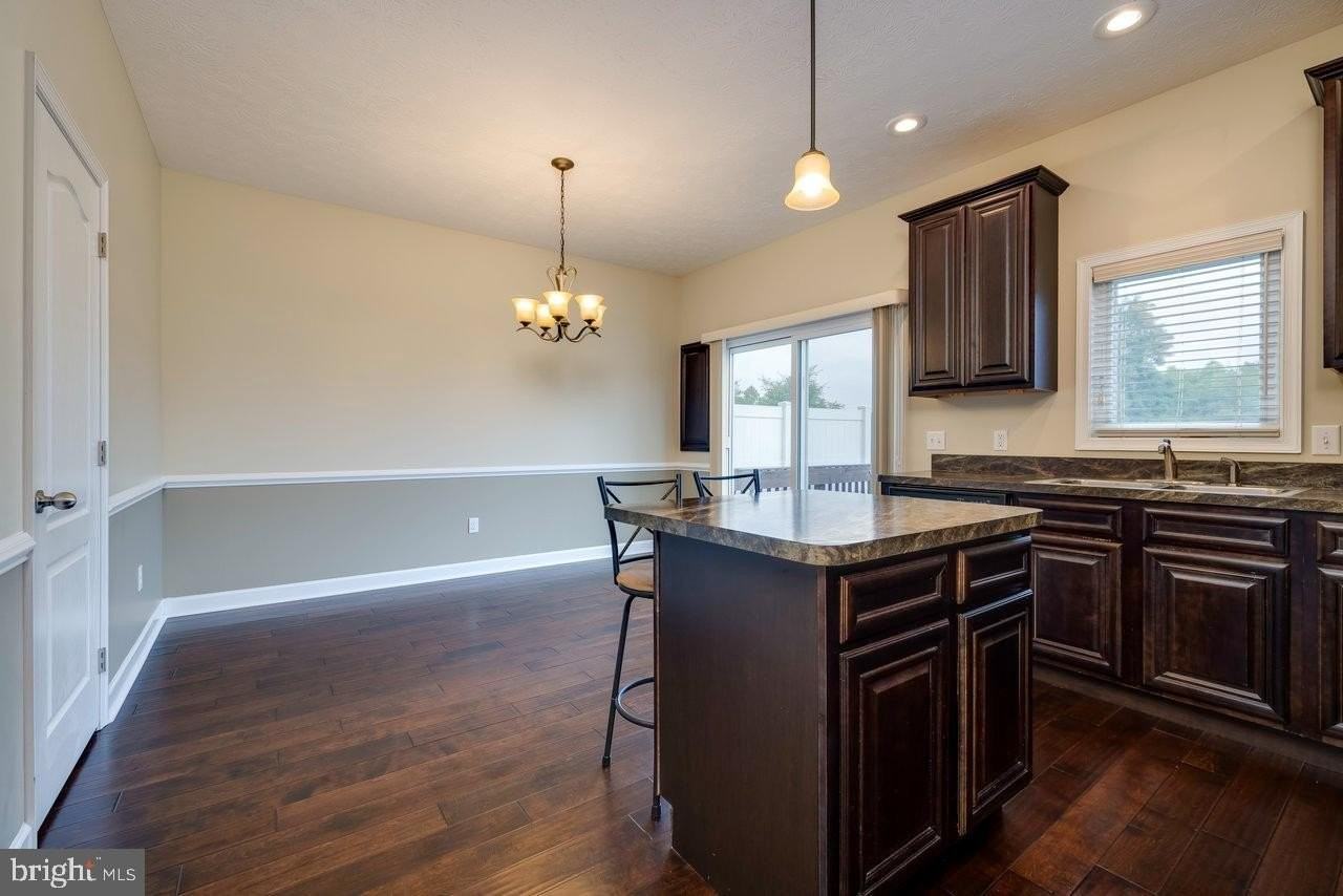 102 Cedar Point Ln - Photo 4 of 13
