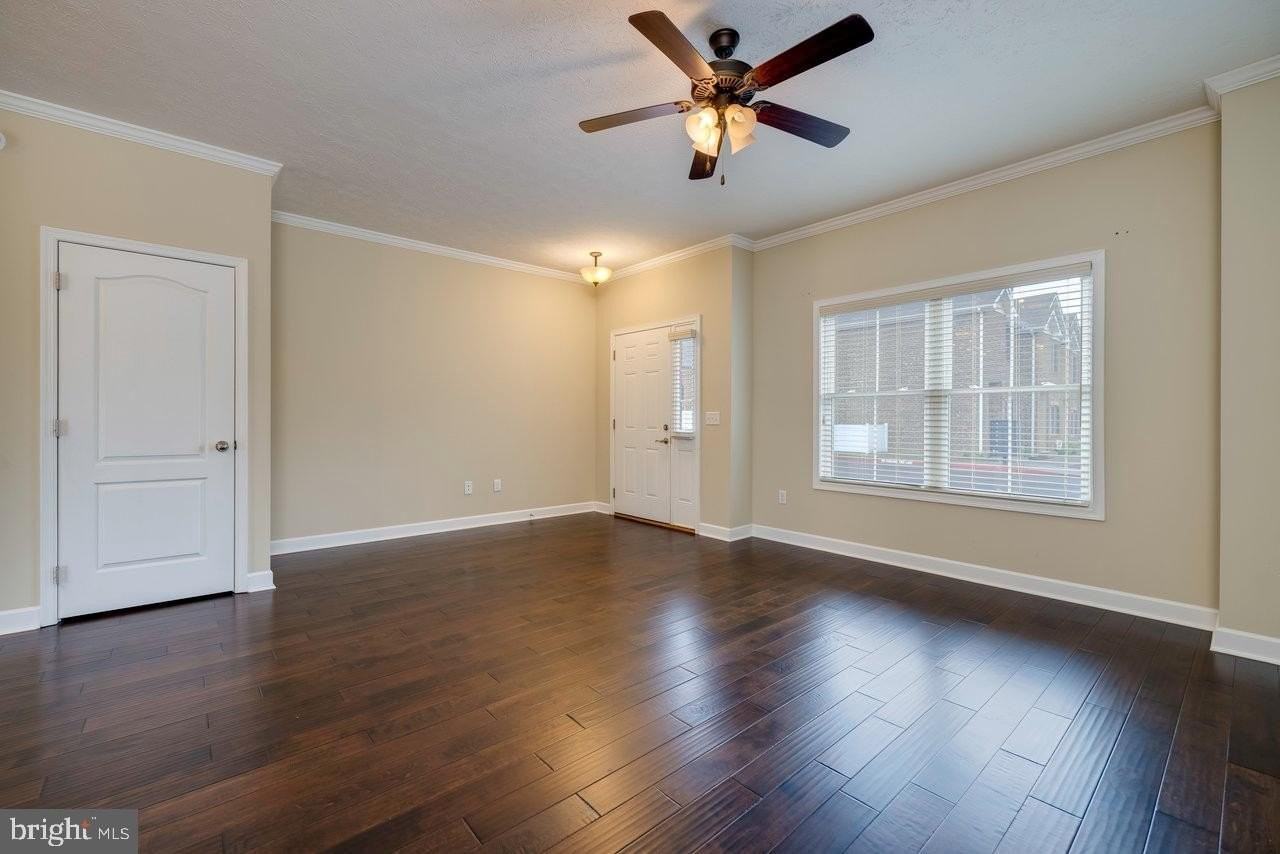 102 Cedar Point Ln - Photo 5 of 13