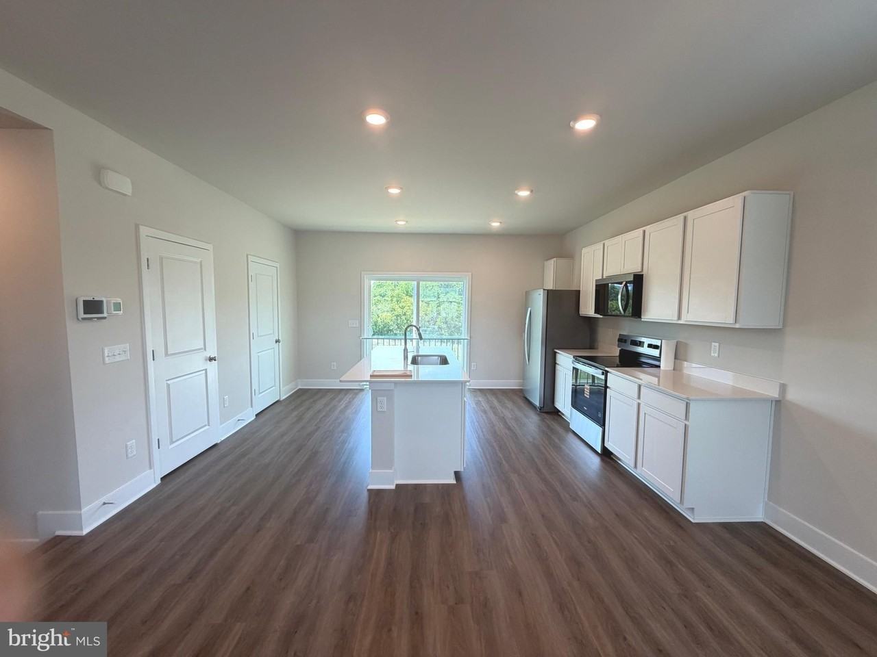 480 Sophie St - Photo 3 of 17