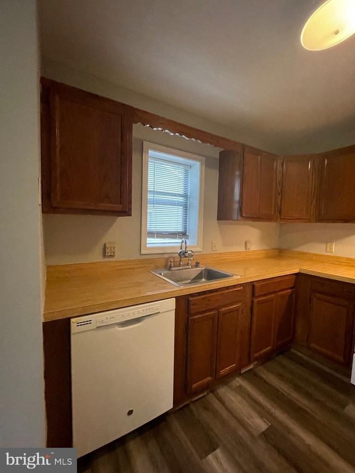 102 Buckingham Ln #301 - Photo 5 of 10