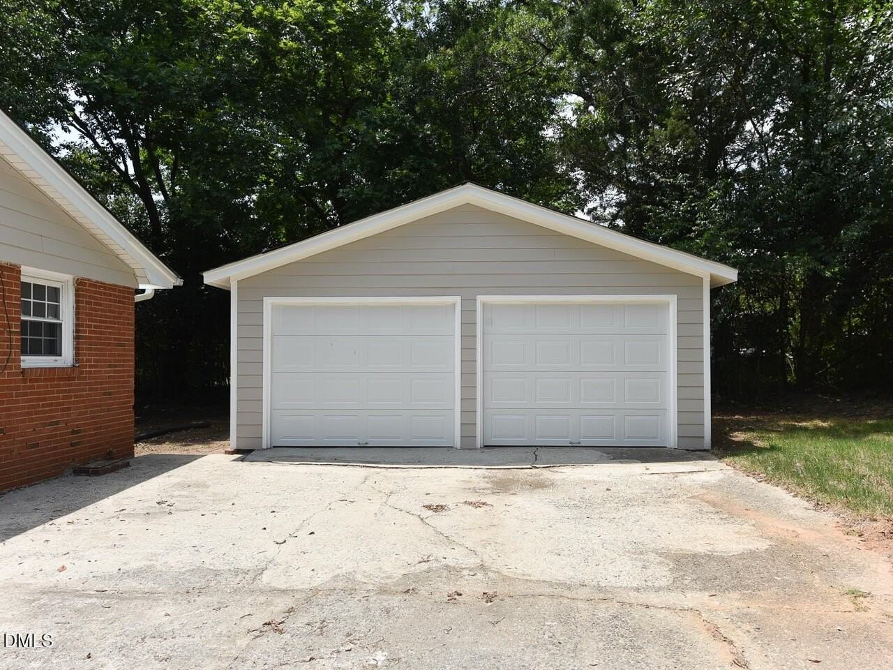 3809 Boddie Dr - Photo 4 of 15