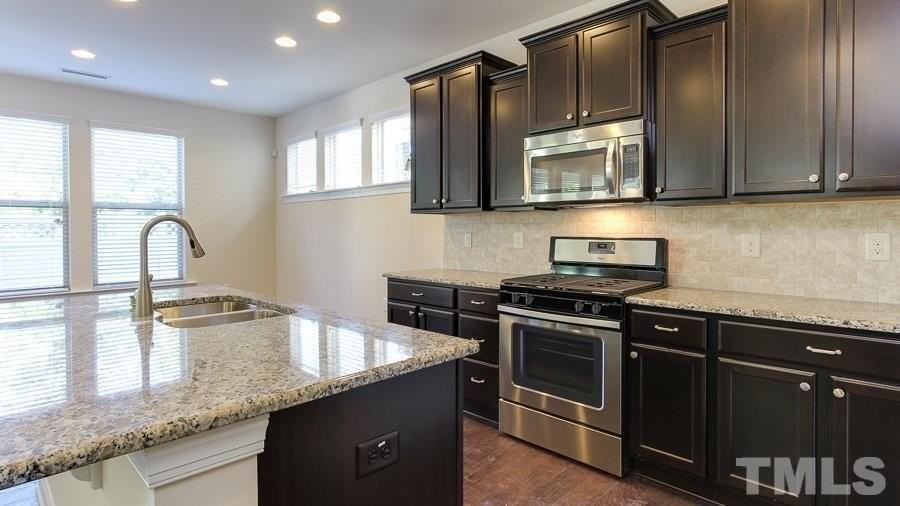 213 Begen St - Photo 4 of 25